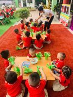 Hình ảnh: Hoạt động "Bé vui sáng tạo" chào mừng ngày PNVN 20/10